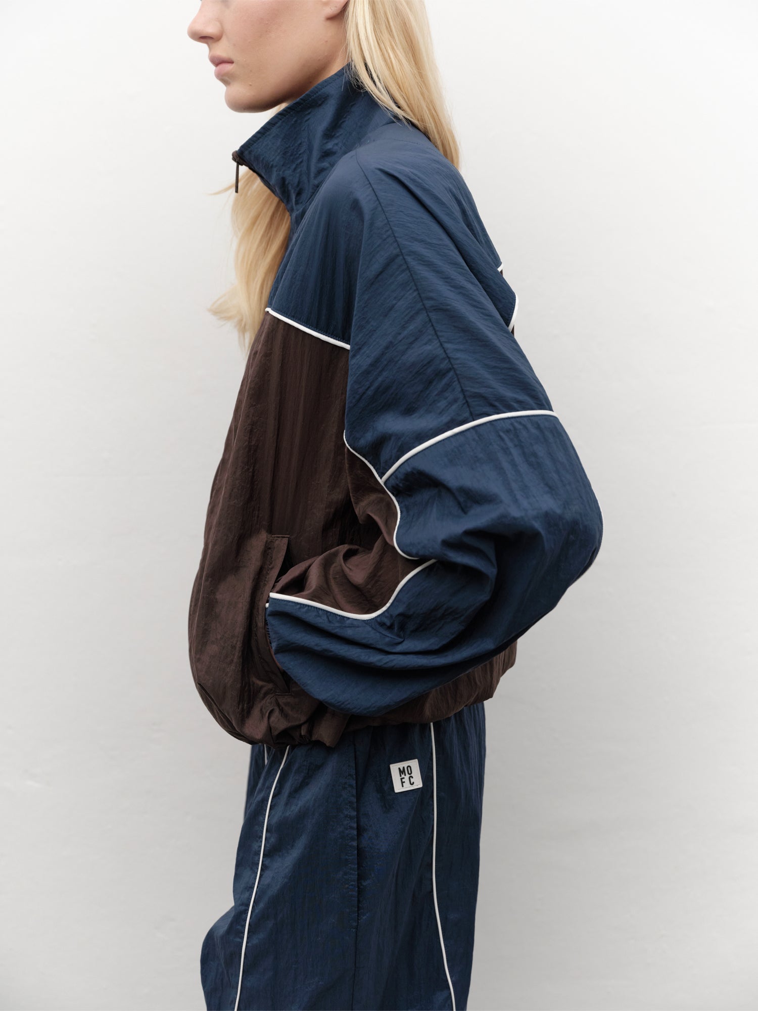 Unisex Retro-inspired Nylon Zip-up Jacket in Navy-Brown