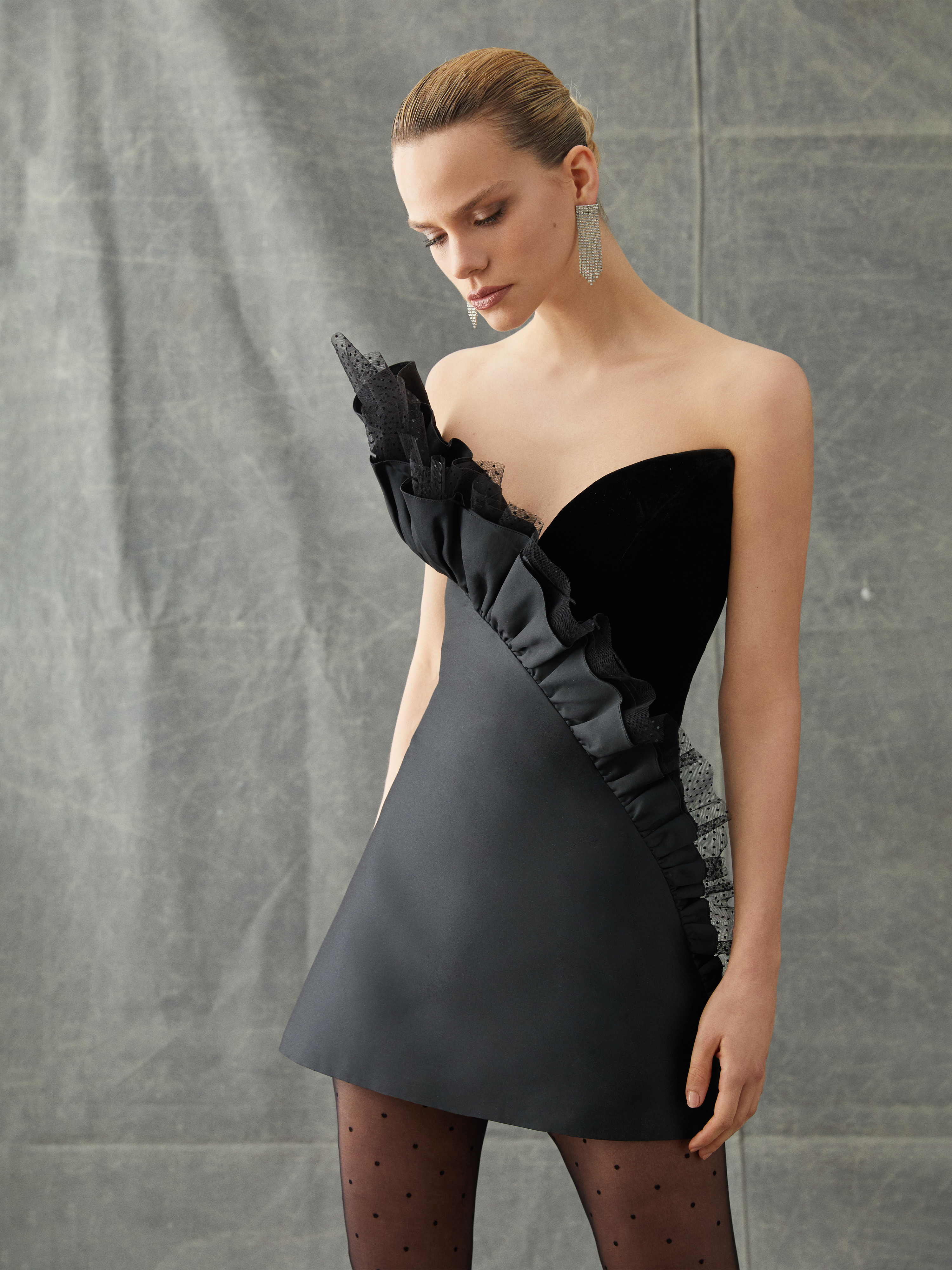Black Asymmetric Ruffled Tulle Strapless Mini Dress